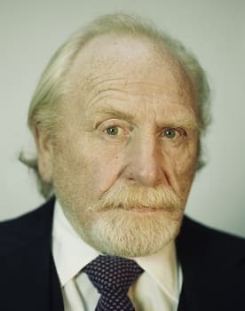 James Cosmo